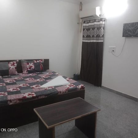 Hotel A S Palace & Restaurant By Wb Inn Агра Екстериор снимка